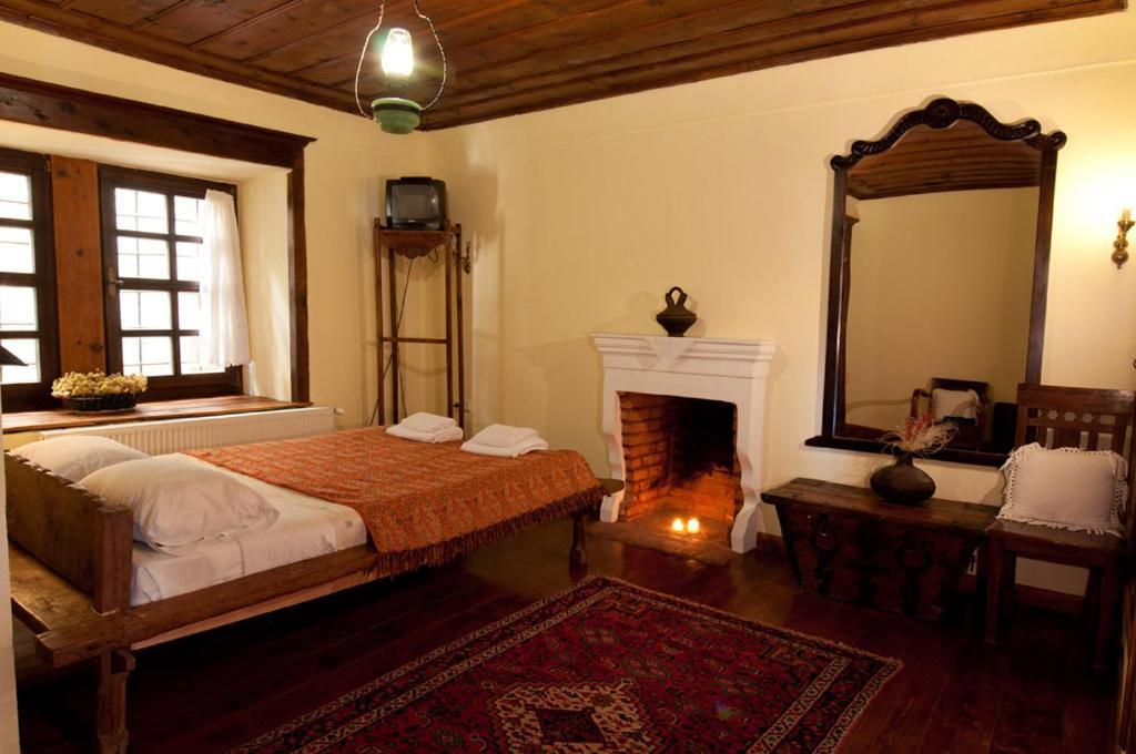Vergoula'S Mansion Kastoria Habitación foto